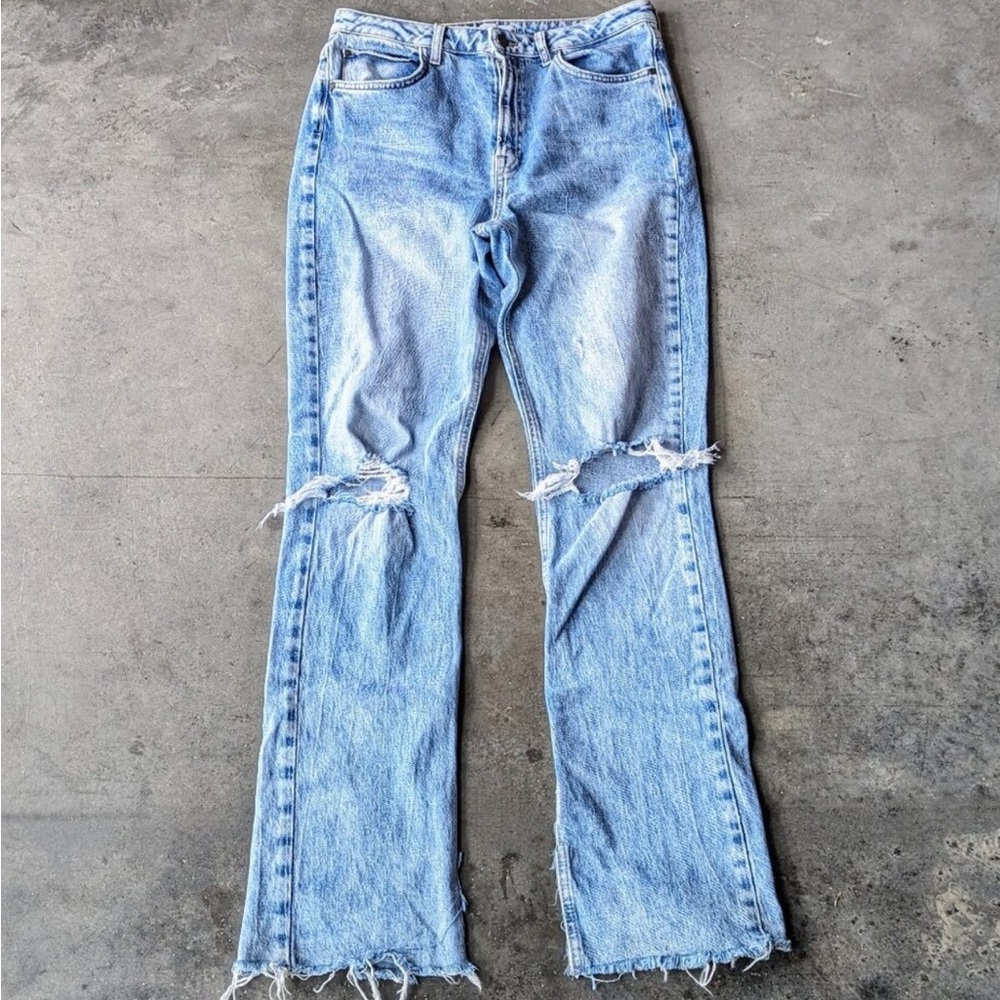 Zara Blue Jeans High Rise Ripped Knee Flared Distressed Jeans size 8
